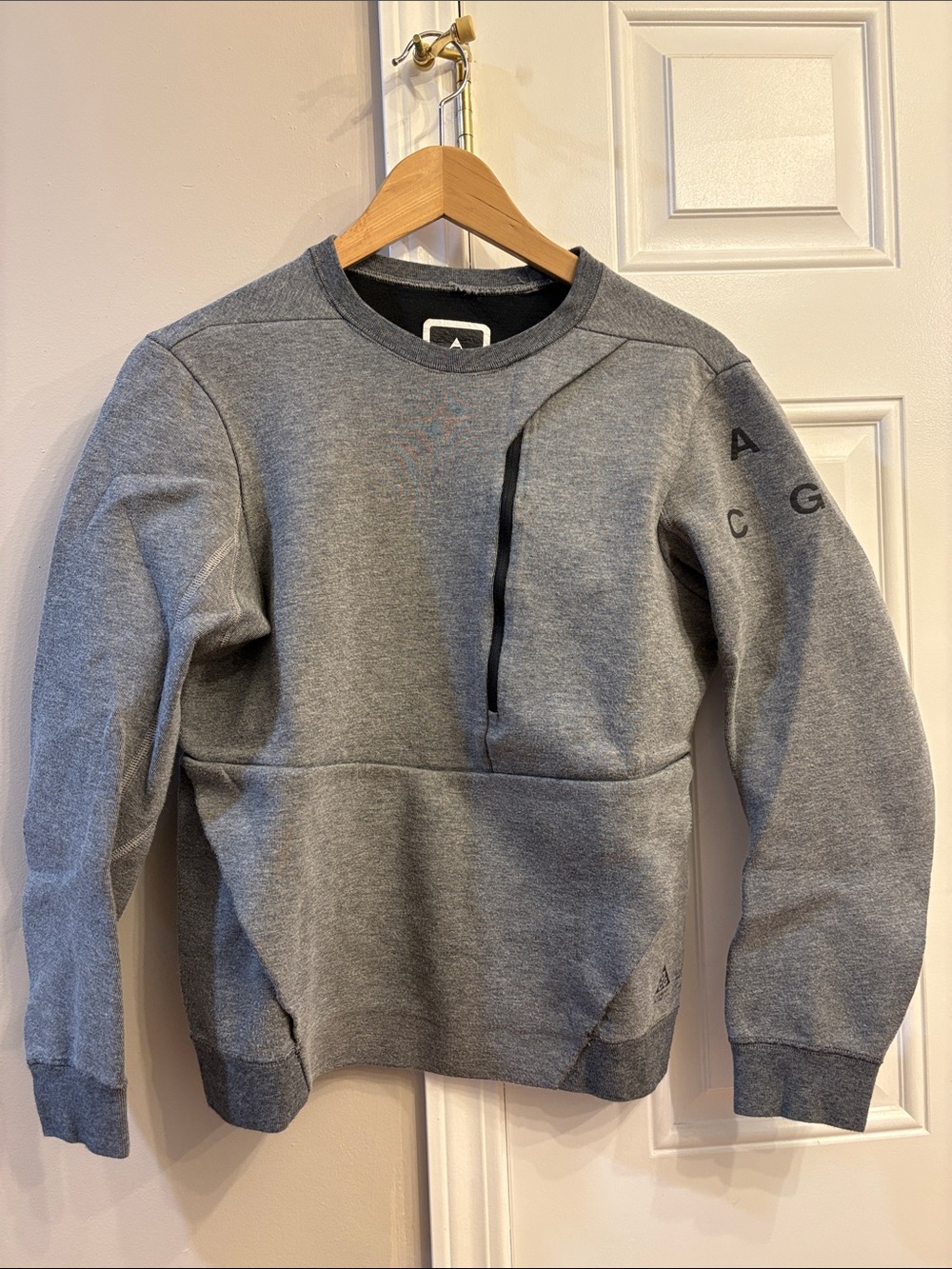 Nike ACG Men's Grey Crewneck Sweatshirt